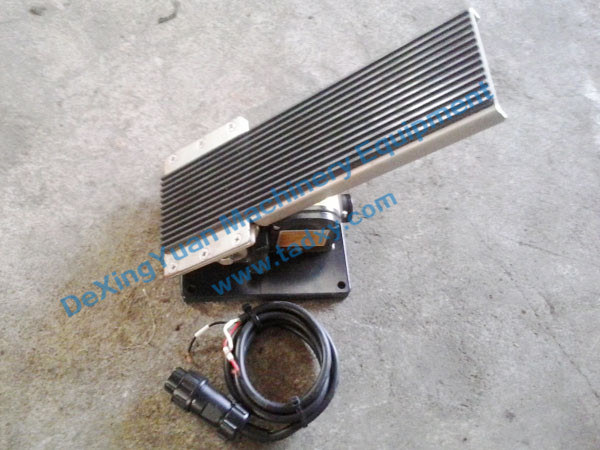 c鿴ԔϢ}Electronic Accelerator Pedal xΔ1560