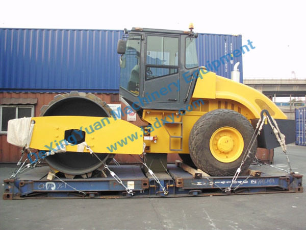c鿴ԔϢ}Road roller xΔ1320