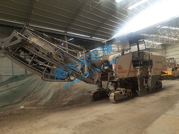 c鿴ԔϢ}SظٙCW215 xΔ1703